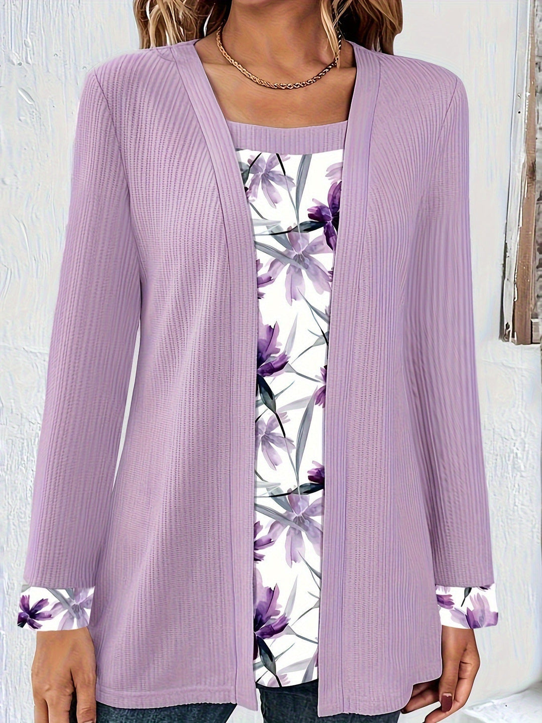 Rebeka | Bájos 3/4 ujjú blúz hasfedéssel