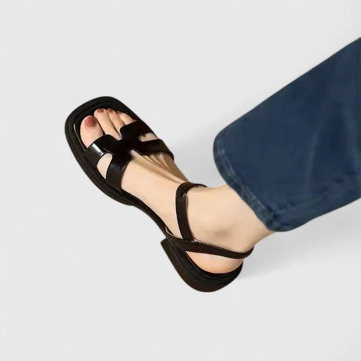 Deliane | Elegáns Lapos Szandálok